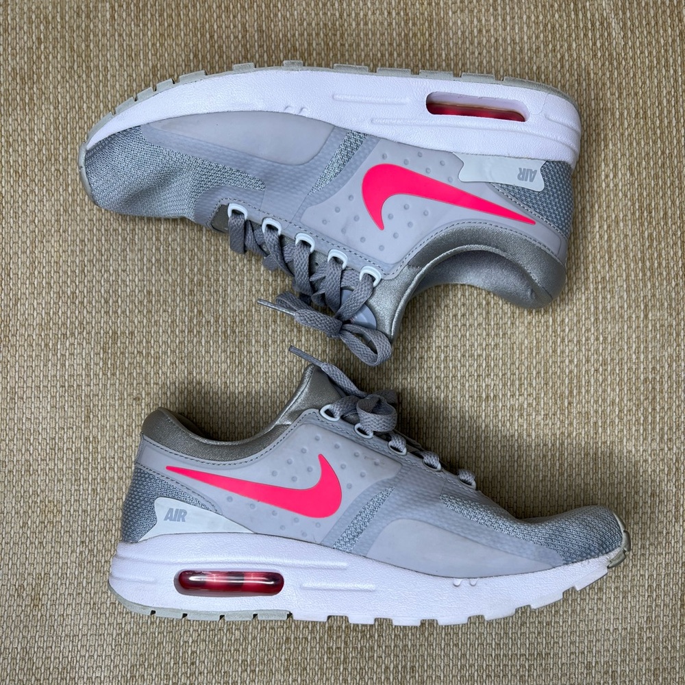 NIKE AIR MAX ZERO ESSENTIAL
